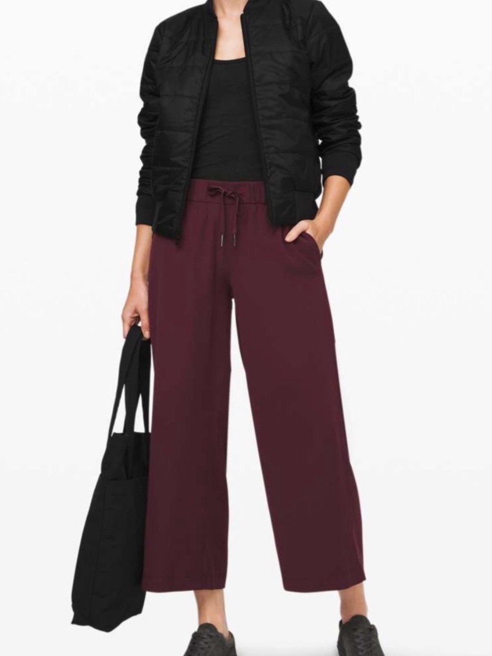 Lululemon On the Fly 7/8 Wide Leg Pant
Woven Maroon Size 2